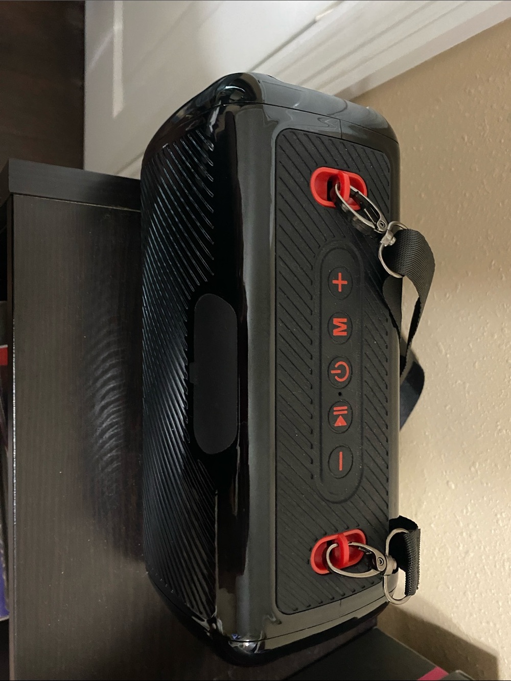 Wireless Portable Speaker with Strap — Black and Red
